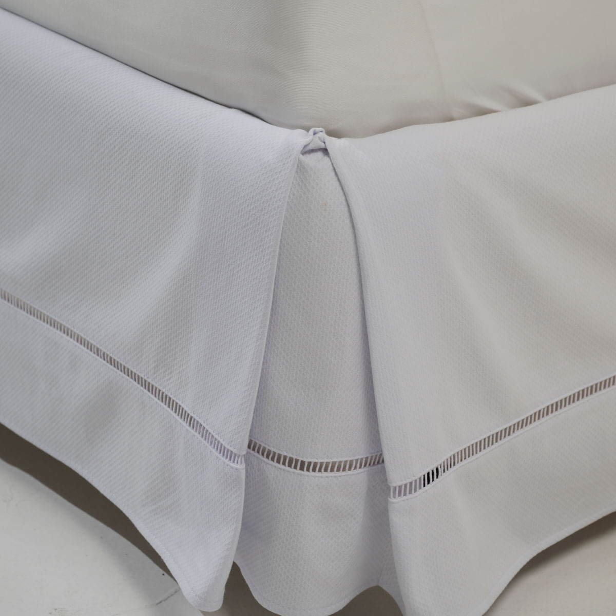 01 17 0349 Saia de Cama Piquet C Ponto Palito Branco 002